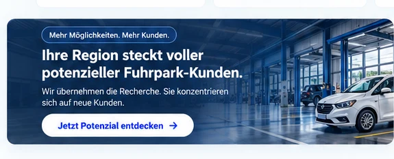 Fahrzeuge auf einem Betriebshof